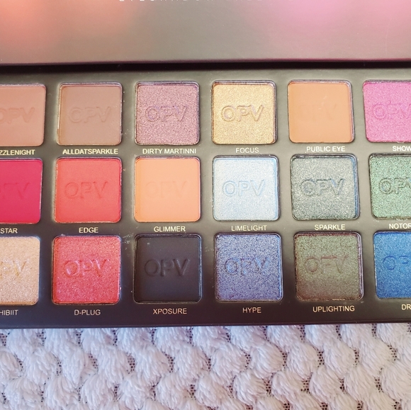 OPV BEAUTY/ "Spotlight" eyeshadow palette - Picture 3 of 7